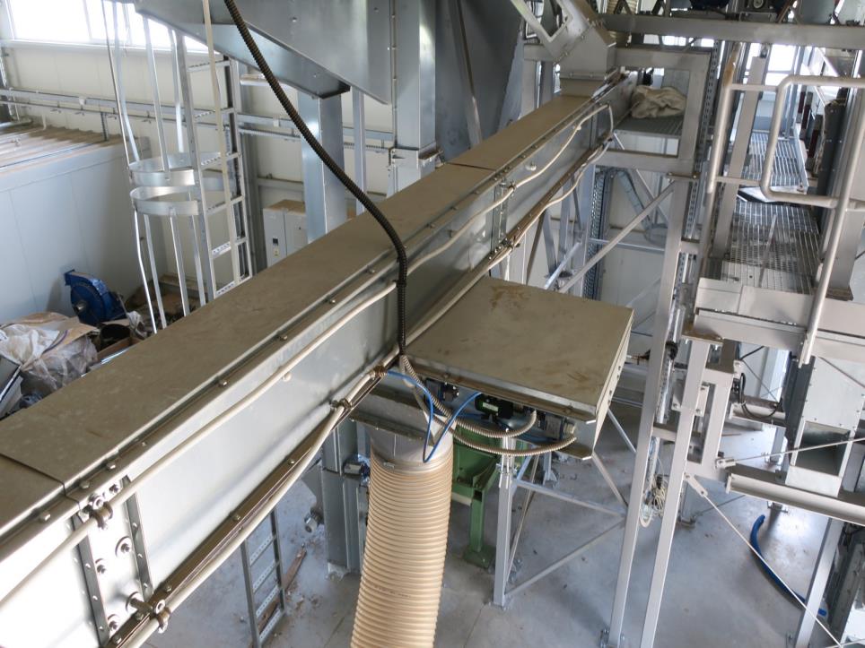 Machines from the biofuel production plant<br>
-4